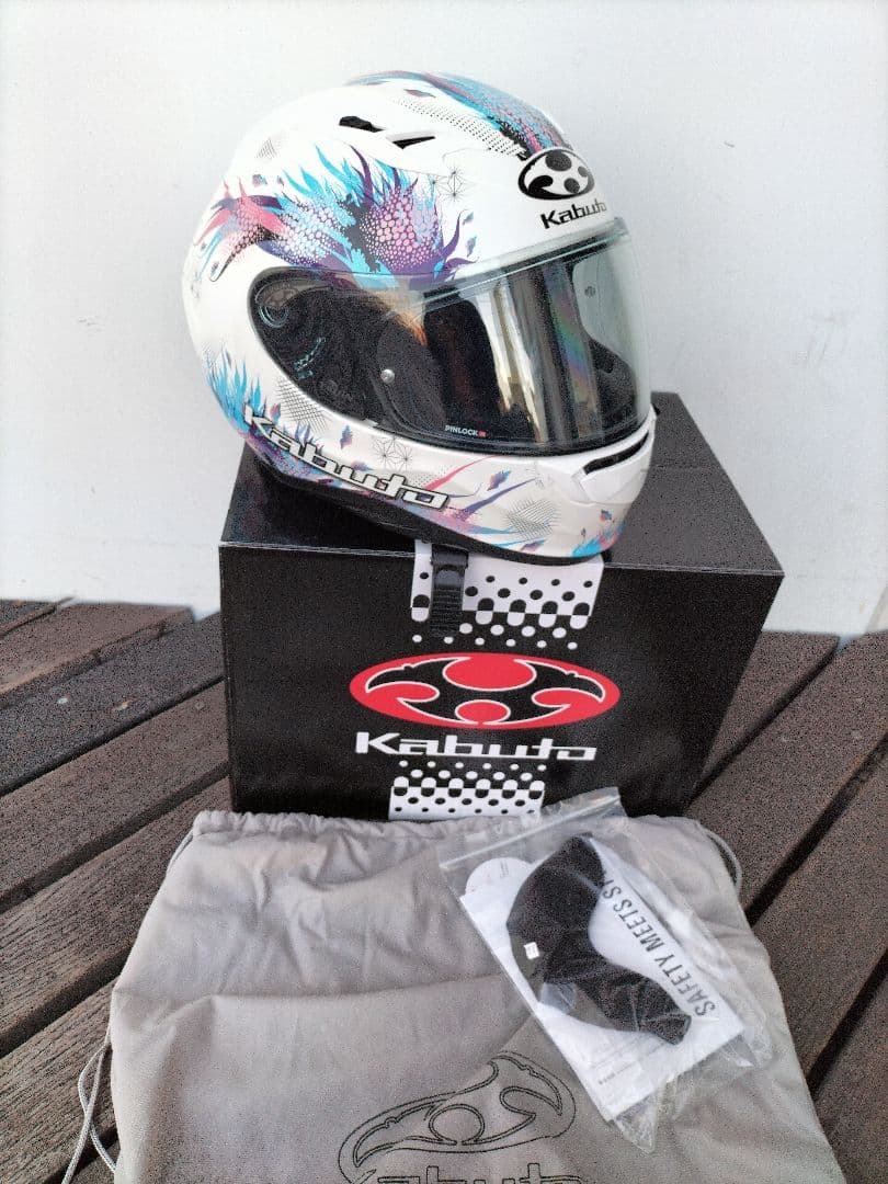 美品　OGK Kabuto KAMUI 3 オージーケーカブトカムイ3 XL