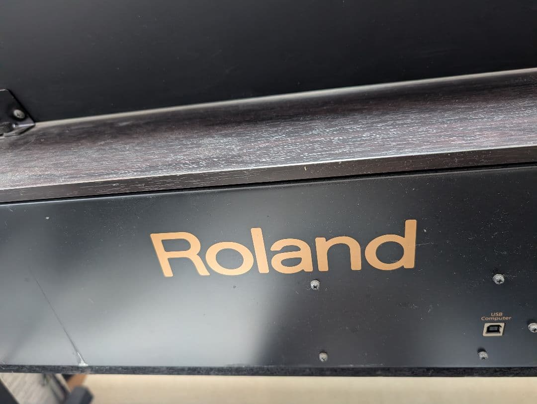 【しろ】【送料無料】Roland 電子ピアノ RP401R 2014年製