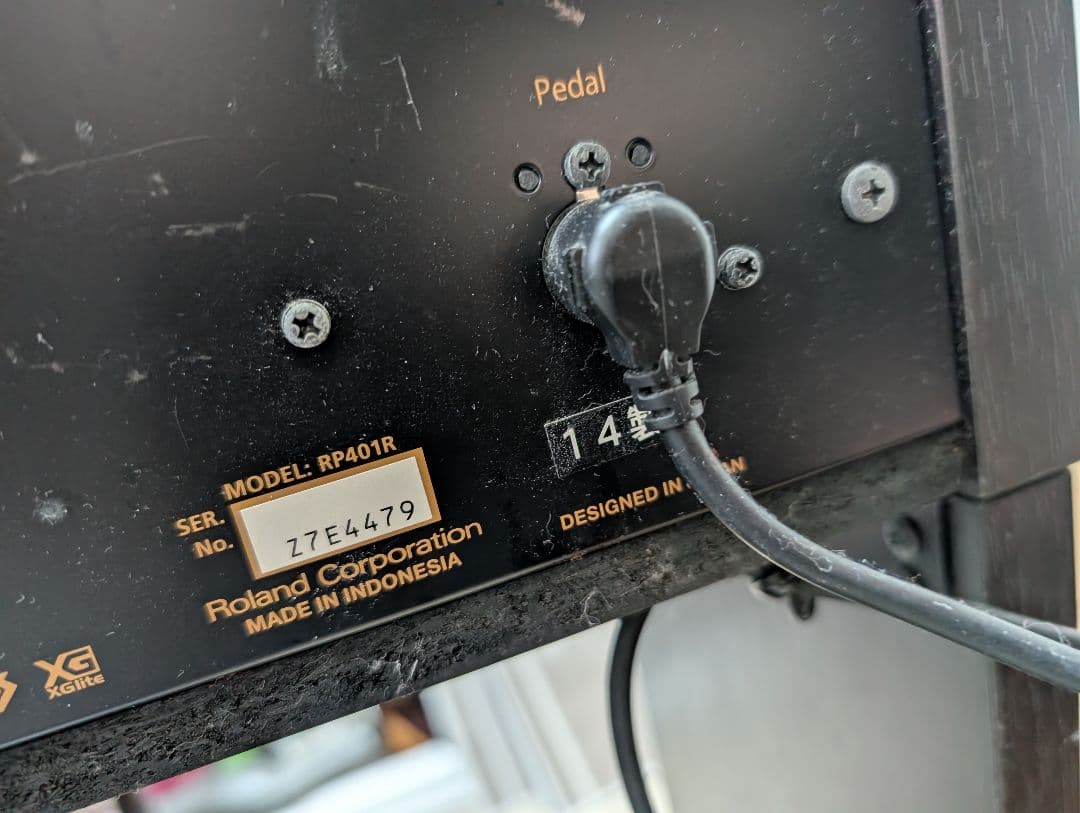 【しろ】【送料無料】Roland 電子ピアノ RP401R 2014年製