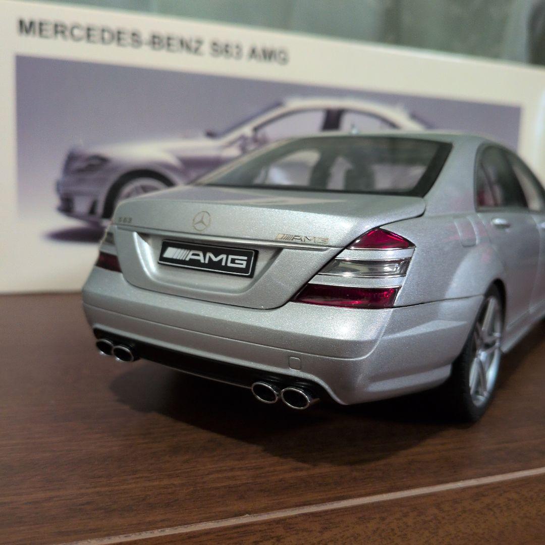 AUTOartメルセデス・ベンツ S63 AMG ミニカー　オートアート1/18