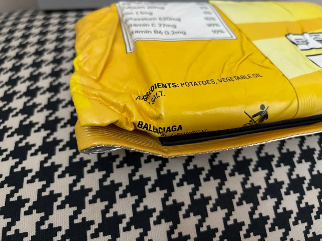 BALENCIAGA チップス クラッチウォレット グロッシーカーフスキン