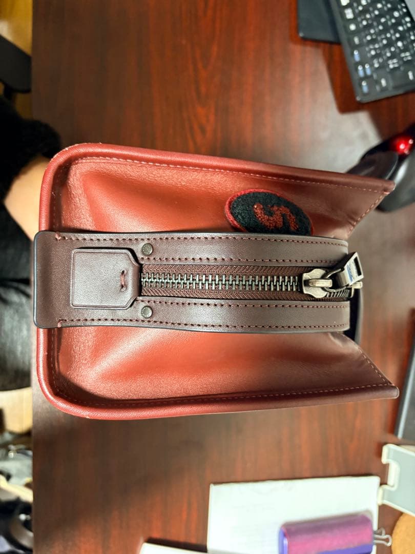 NYロゴ刺繍レザートートバッグ