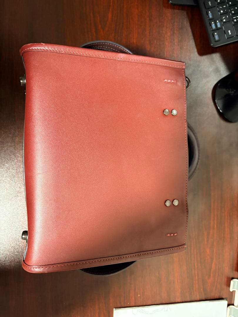 NYロゴ刺繍レザートートバッグ