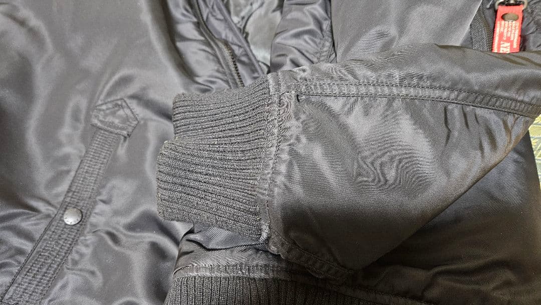 ブラック MA-1 フライトジャケットアルファインダストリー