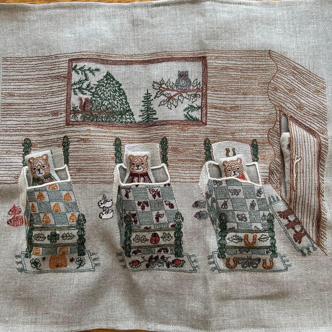 コーラル&タスク Coral&Tusk ３匹のクマのクッションカバー　新作