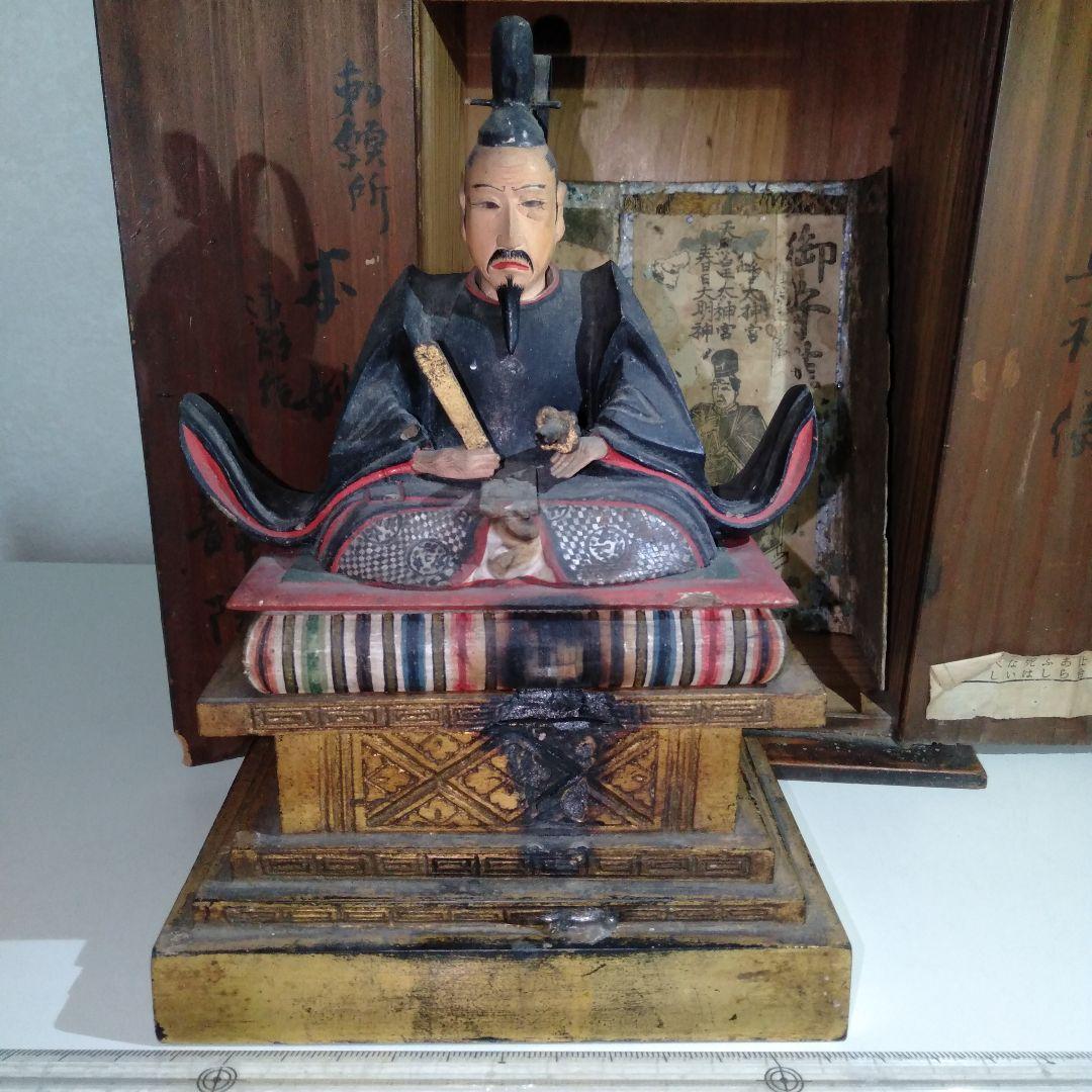 武士の置物　木製　扉付き木製箱付き １体