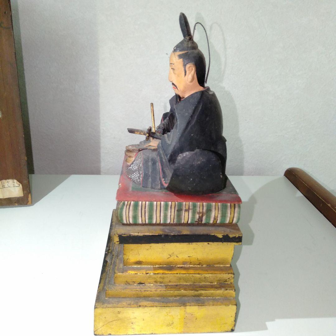 武士の置物　木製　扉付き木製箱付き １体