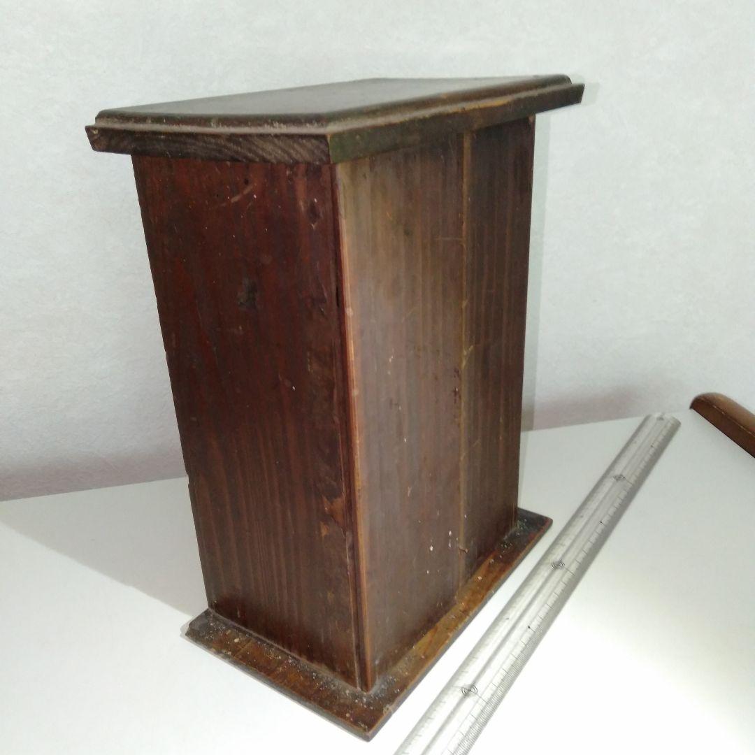 武士の置物　木製　扉付き木製箱付き １体