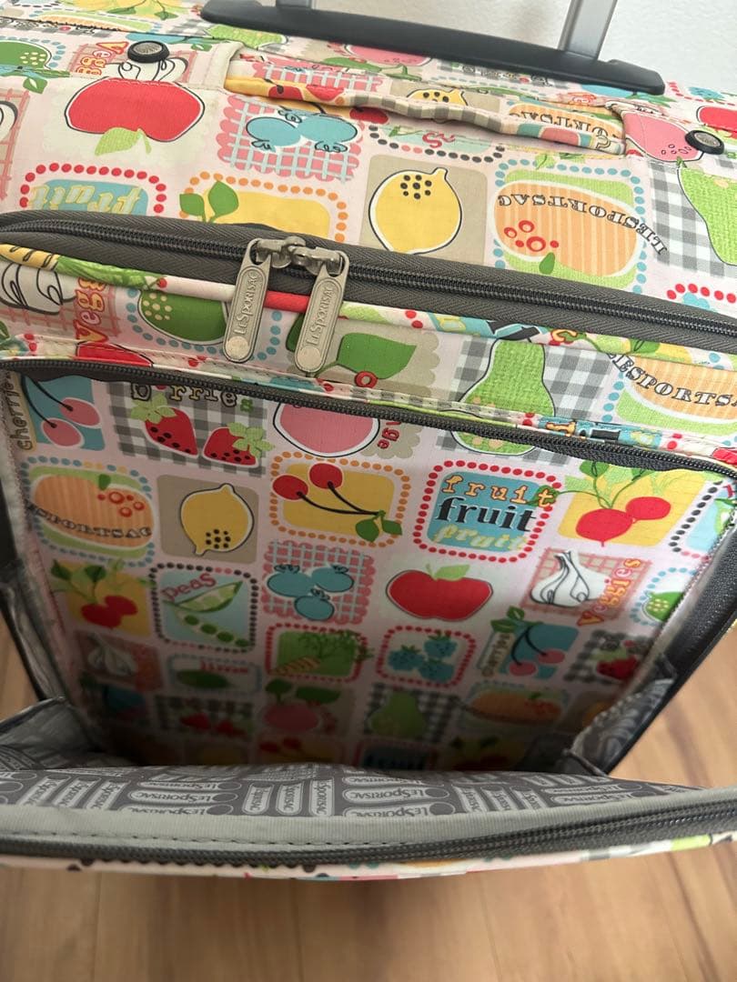 レスポートサック　キャリーケーススーツケースバッグフルーツ柄