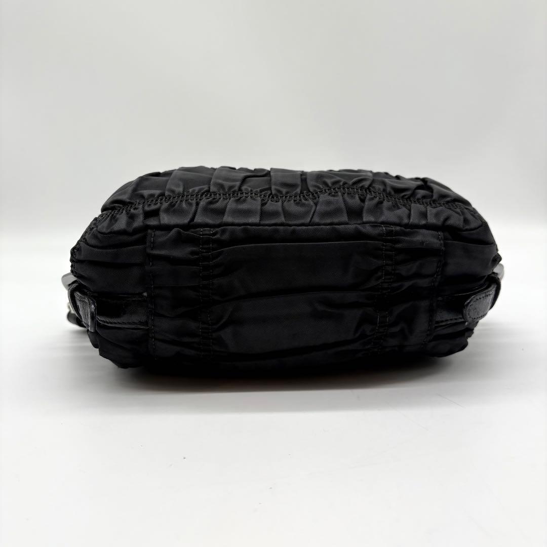 PRADA プラダ ギャザー ナイロン カメラ ショルダーバッグ 三角プレート