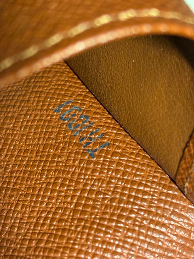 ルイヴィトンキーケース