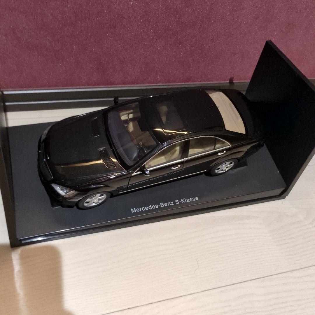 Mercedes-Benz S-Klasse 1/18 黒