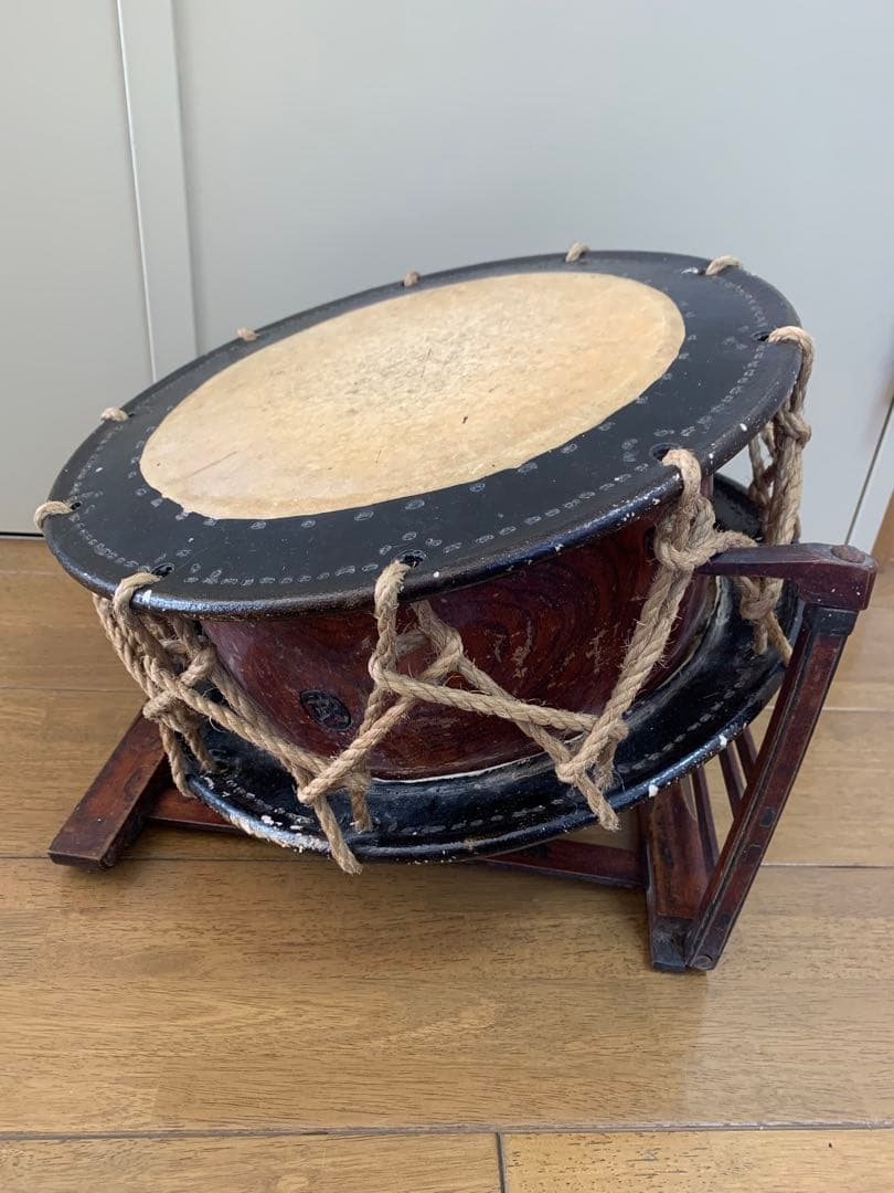 和楽器　和太鼓　締太鼓 　現状品　W36.5cm しめ太鼓 台座 バチ セット