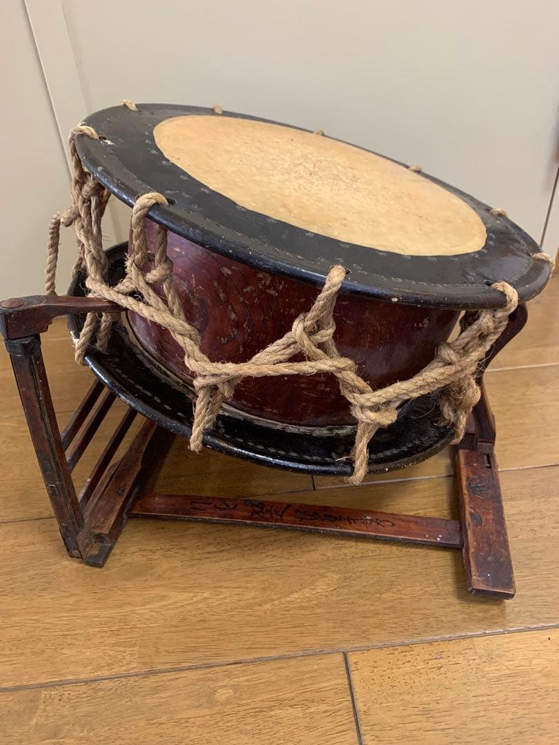 和楽器　和太鼓　締太鼓 　現状品　W36.5cm しめ太鼓 台座 バチ セット