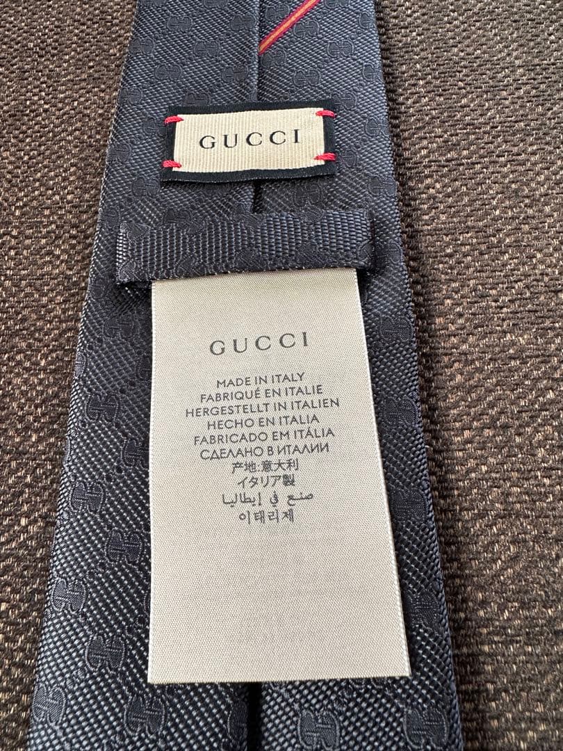 GUCCI ☆グレーGG、シェリーライン☆美品！ネクタイ