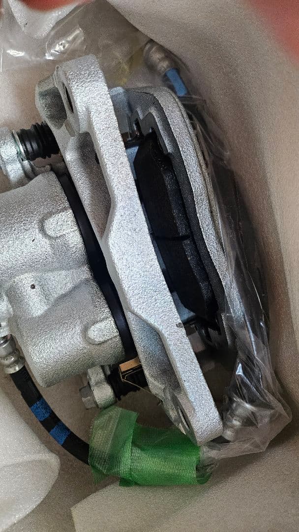 トヨタ純正部品　ZN8 ８６ハチロク ブレーキキャリパー＆ディスクローターセット