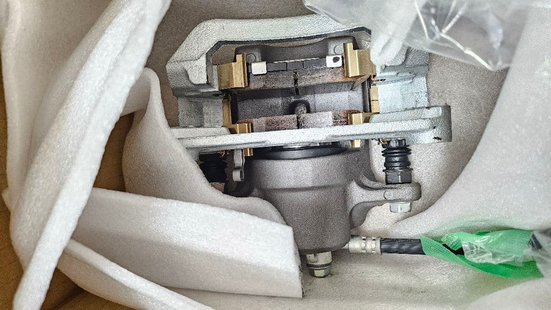 トヨタ純正部品　ZN8 ８６ハチロク ブレーキキャリパー＆ディスクローターセット