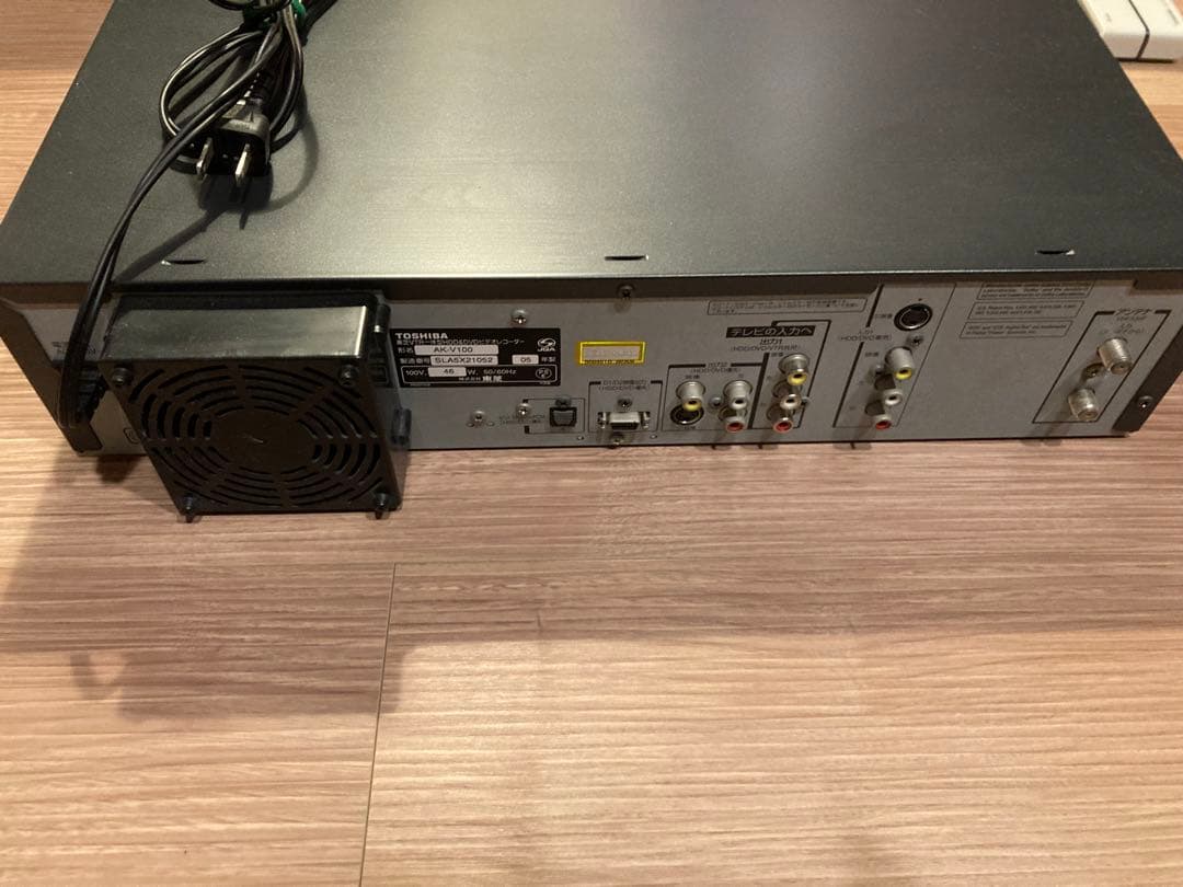 TOSHIBA VHS/DVD/HDD ビデオデッキ AK-V100 動作確認済