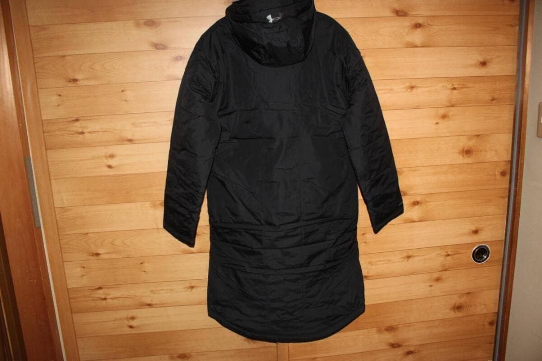 MD　黒　アンダーアーマー中綿入りウインドブレーカーベンチコート 1305629