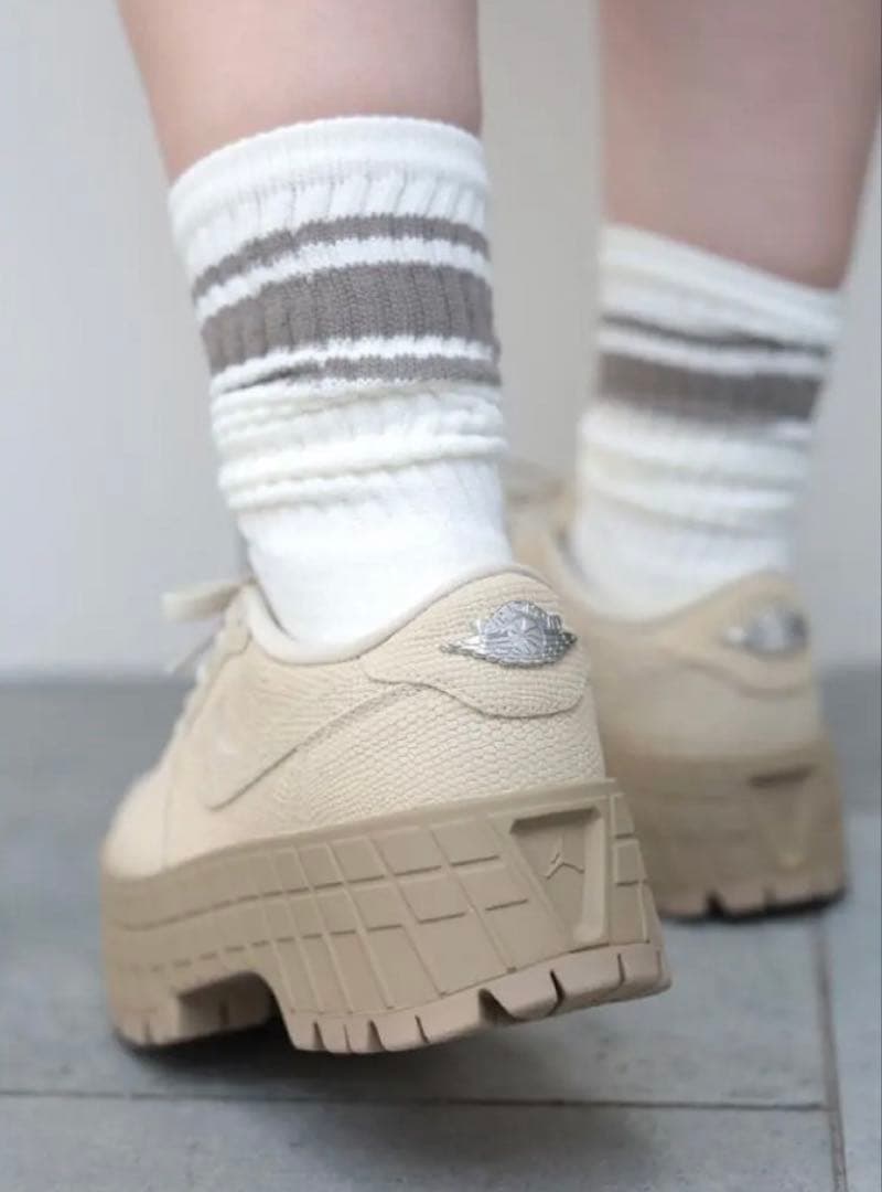 新品 ナイキ ウィメンズ エアジョーダン1 ブルックリン ロー 23.5㎝