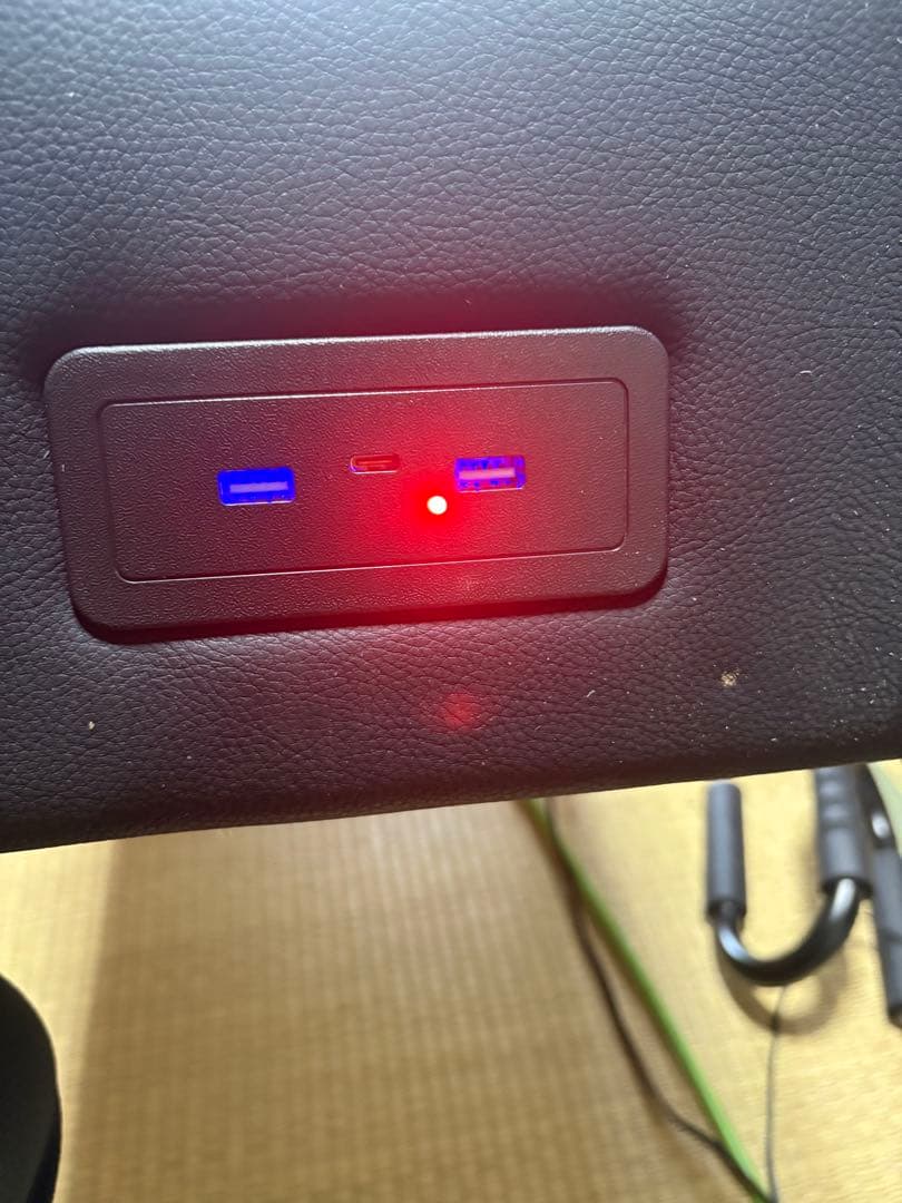 ハイエース 200系　コンソールボックス