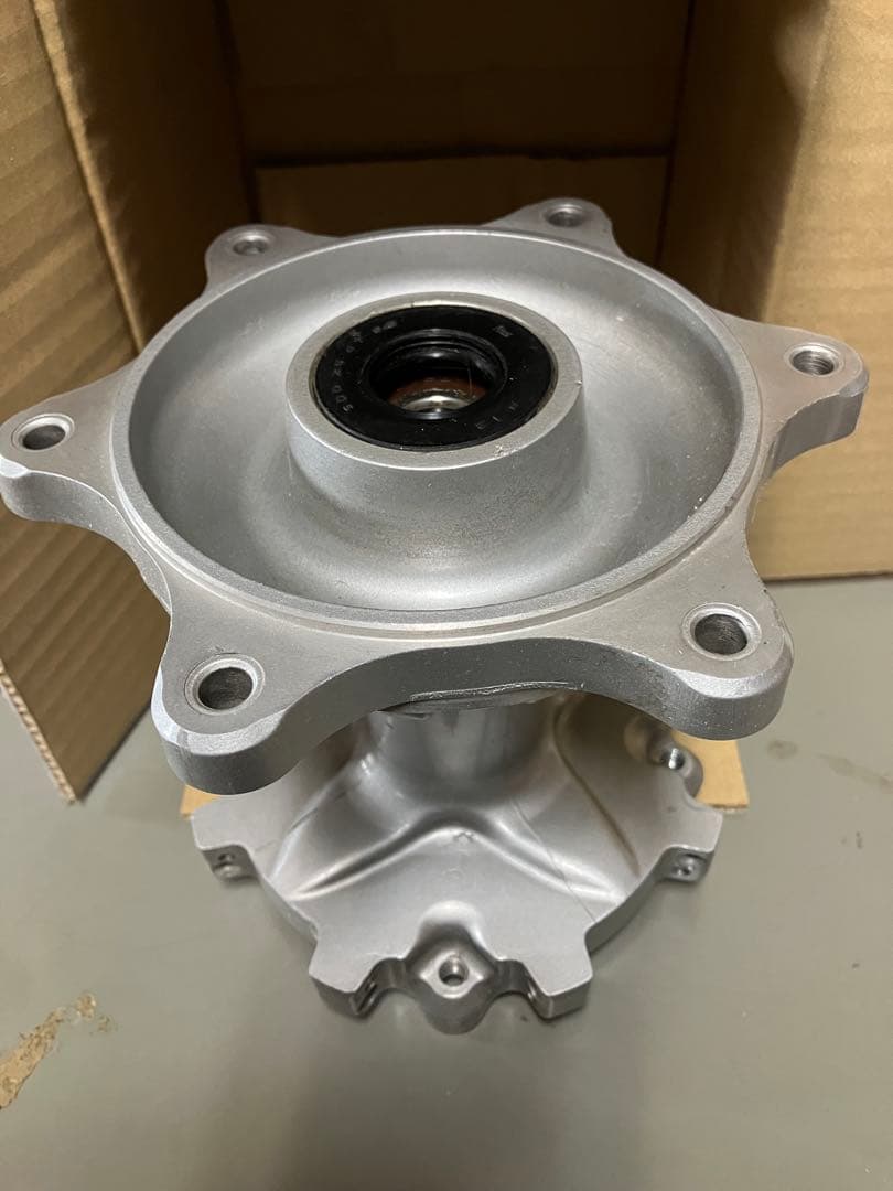 xr400 xr250 crm250r 系　純正未使用品リアホイールハブ