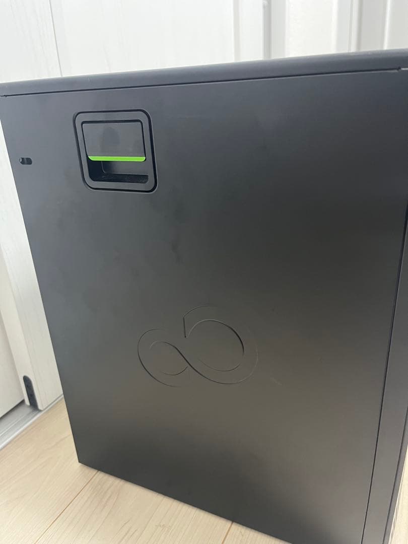 サーバー Fujitsu PRIMERGY TX1310 M3