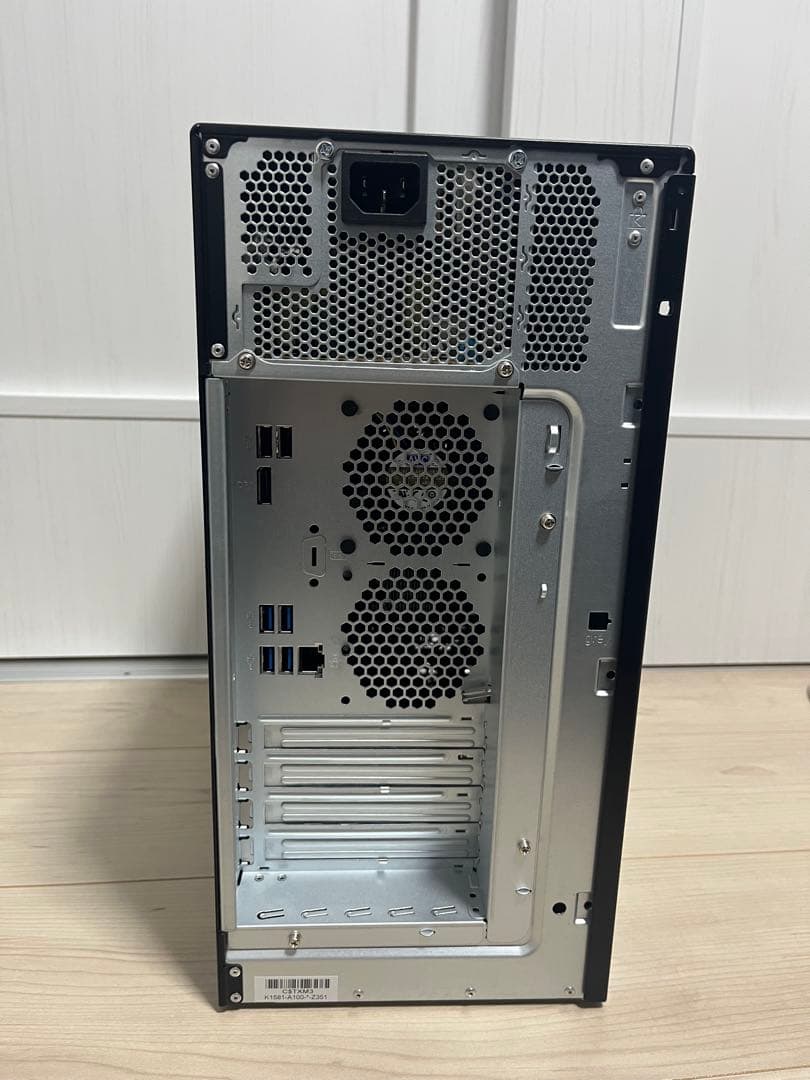 サーバー Fujitsu PRIMERGY TX1310 M3