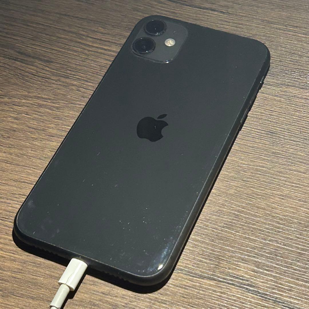 iPhone 11 64GB ブラック　本体のみ