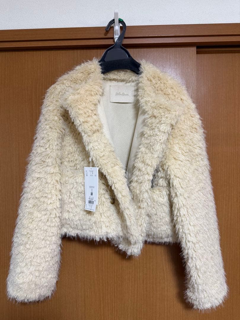 【ぽ出品】Mila owen 金釦フェイクファー短丈ジャケット クリーム