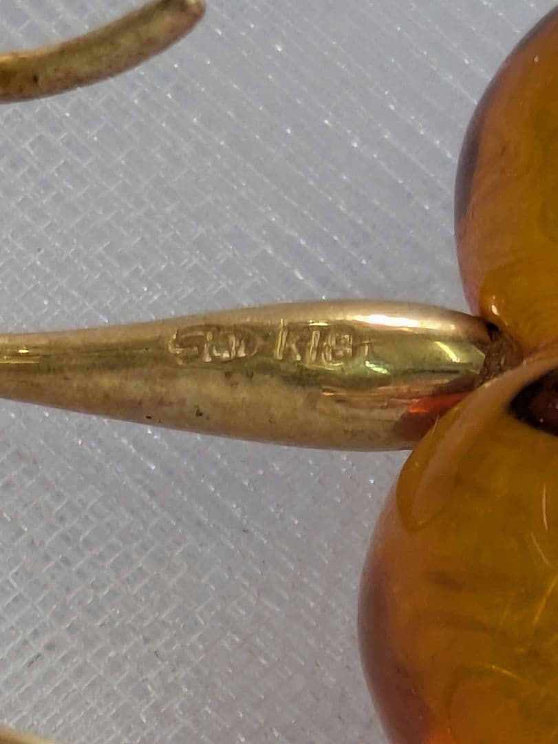 スタージュエリー　琥珀　ピアス