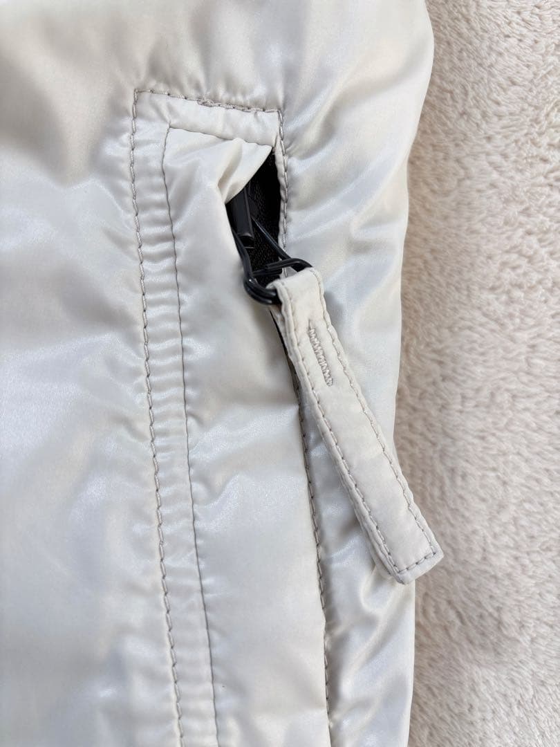 『本日限定』デュベティカ ダウンベスト 40