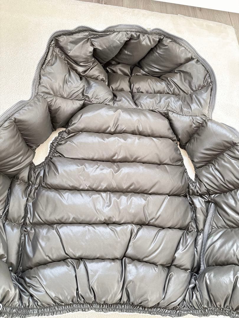 『本日限定』デュベティカ ダウンベスト 40