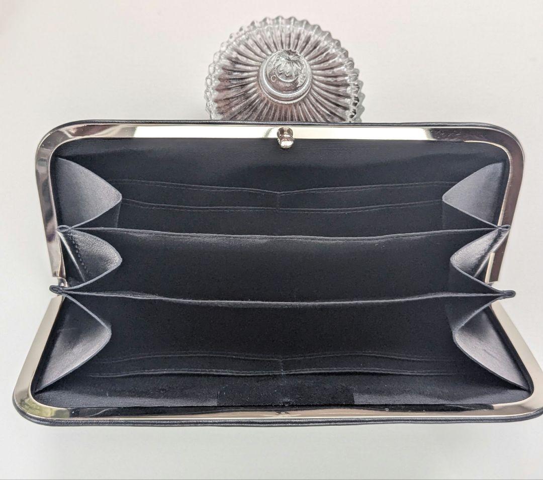 なめ　モダンブラックのスリムロングウォレット