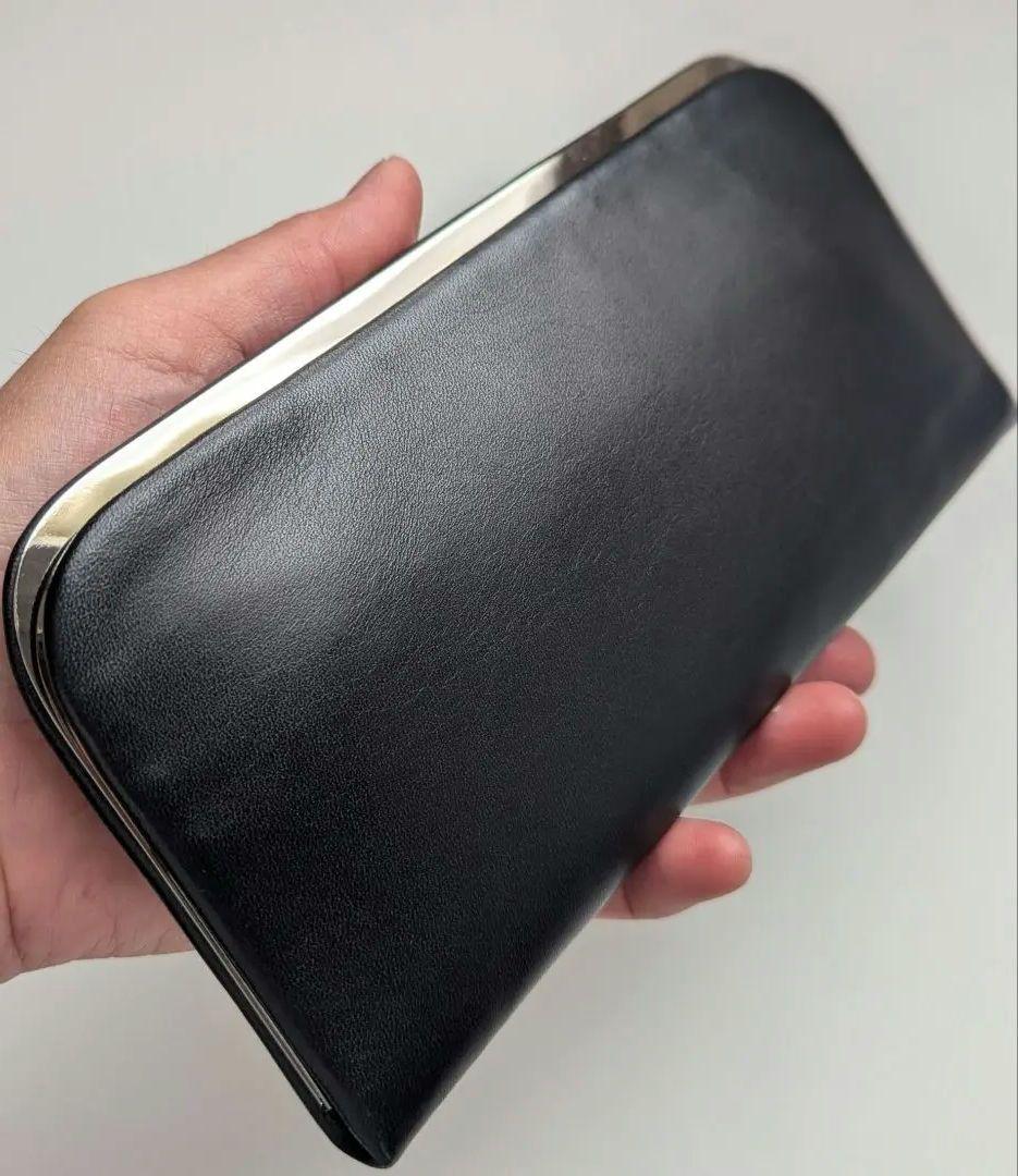 なめ　モダンブラックのスリムロングウォレット
