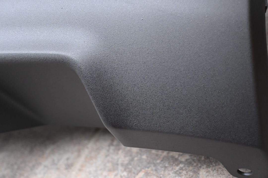 デリカ　d5 後期 ロア　リアバンパー　ラプターライナー塗装　塗装後未使用