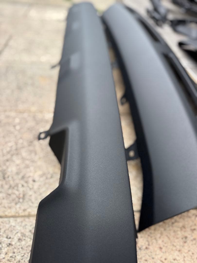 デリカ　d5 後期 ロア　リアバンパー　ラプターライナー塗装　塗装後未使用