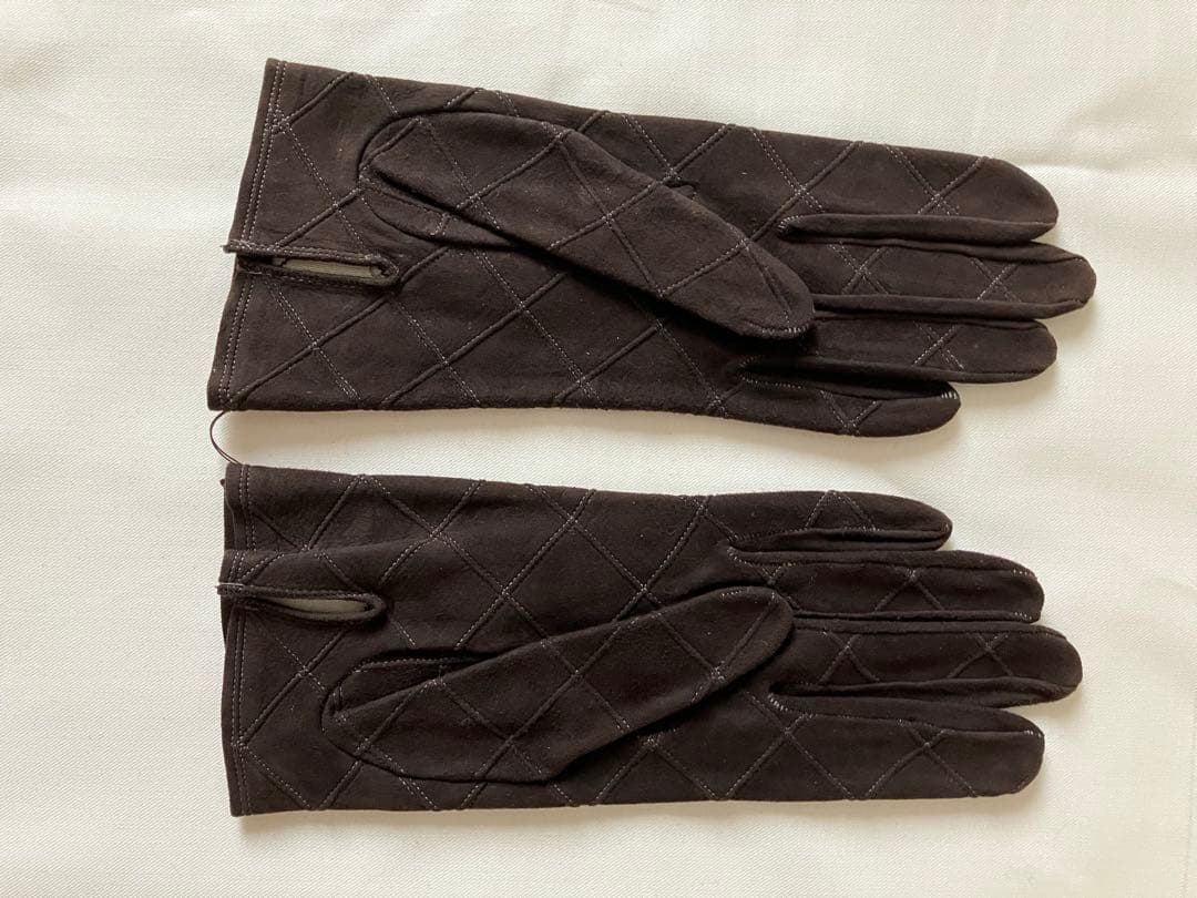 CHANEL 山羊革のキルティンググローブ ダークブラウン