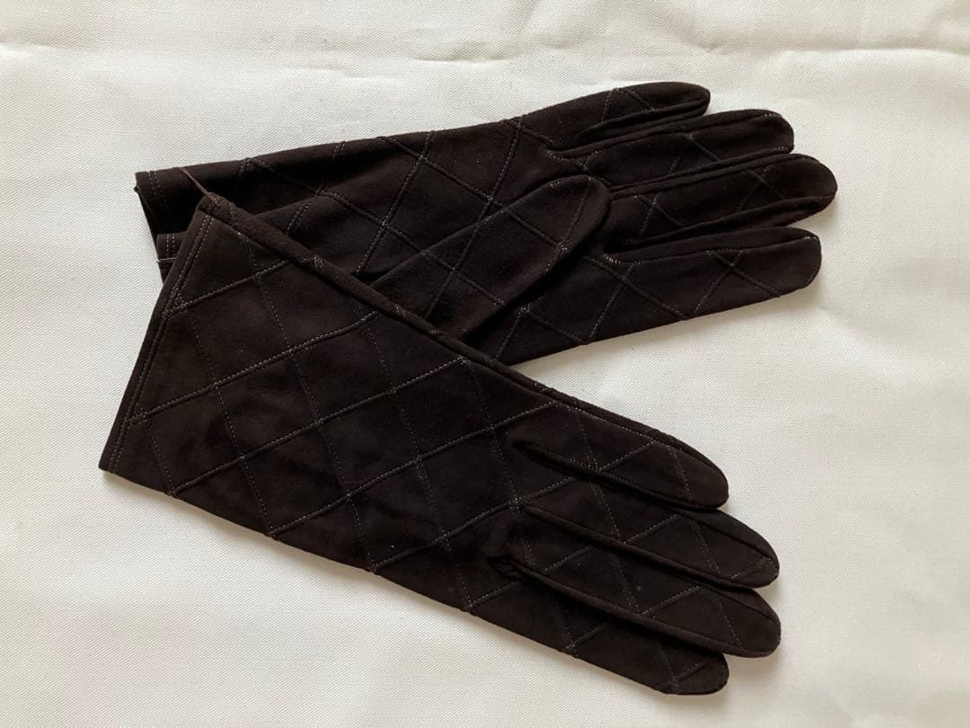 CHANEL 山羊革のキルティンググローブ ダークブラウン