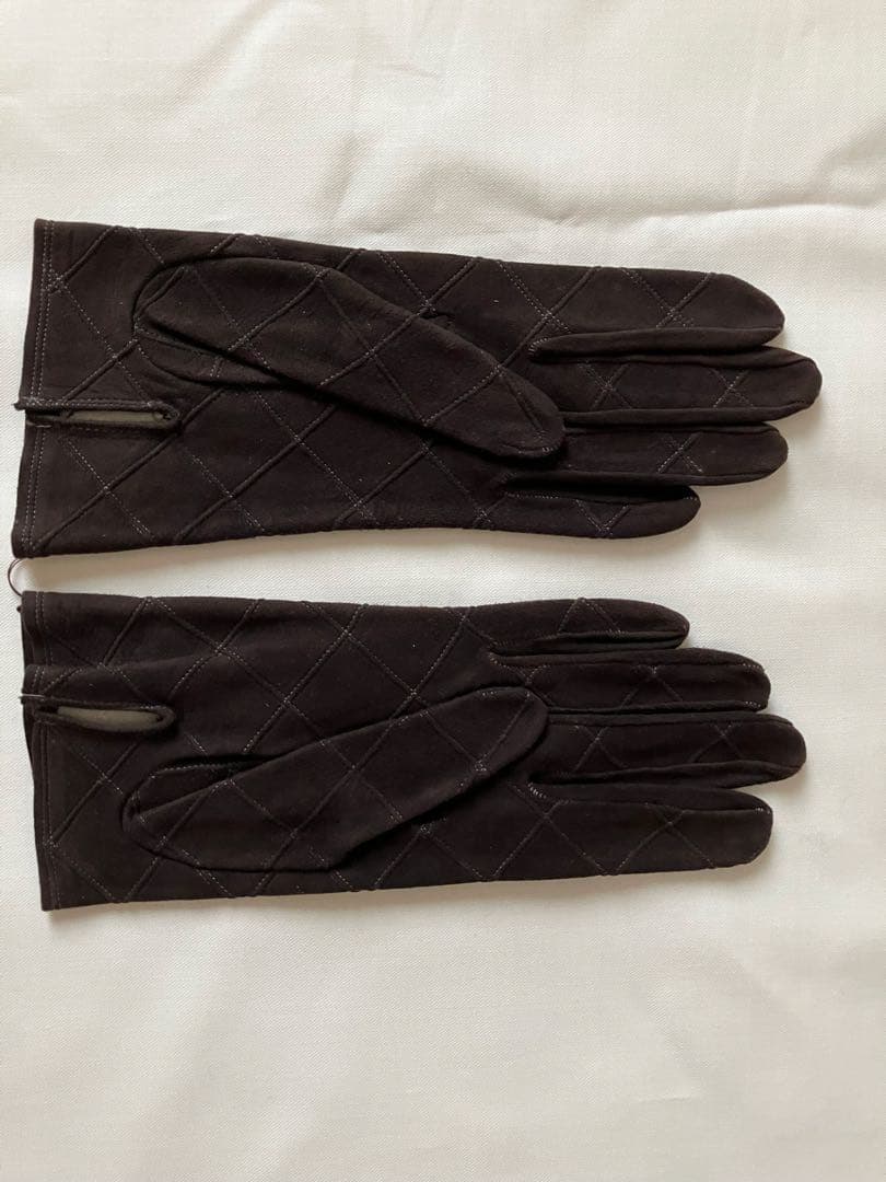 CHANEL 山羊革のキルティンググローブ ダークブラウン