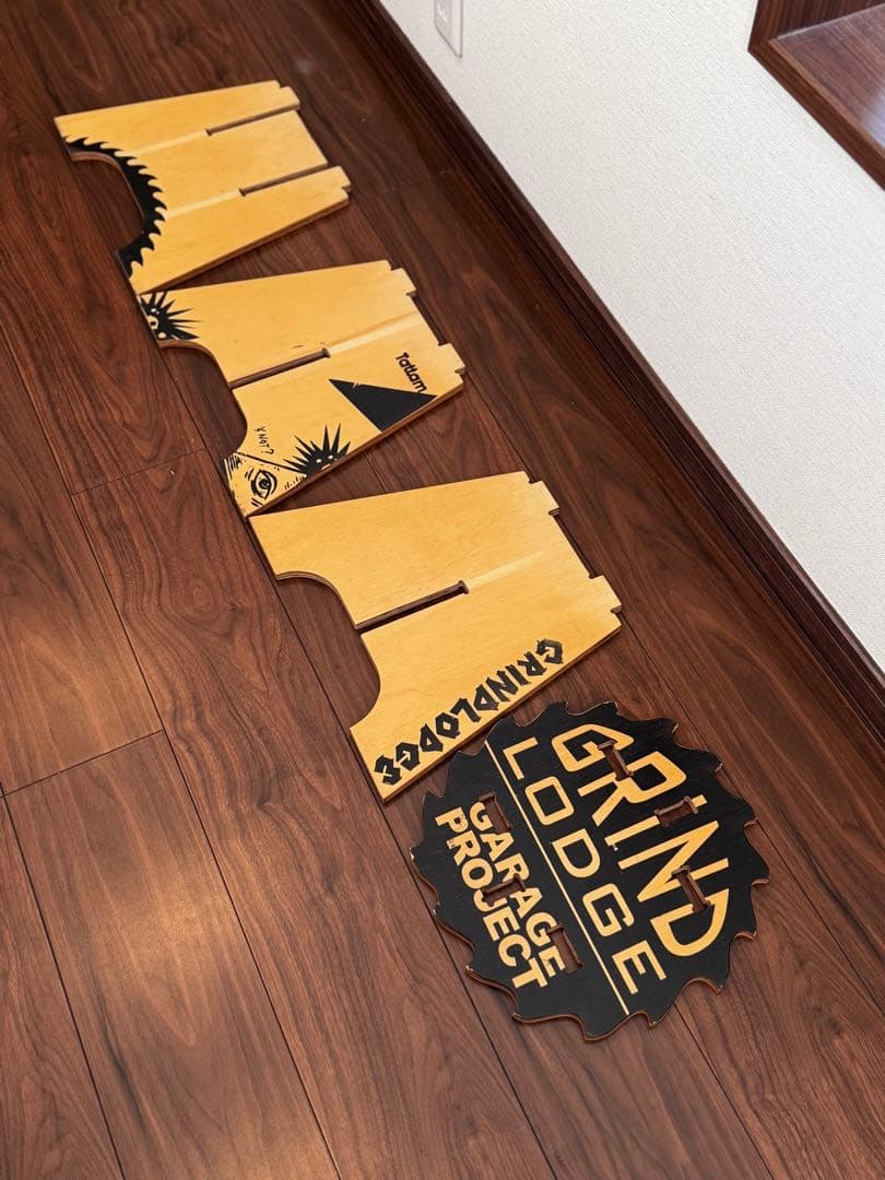 ぷらどん　GRINDLODGE グラインドロッヂ　スツール