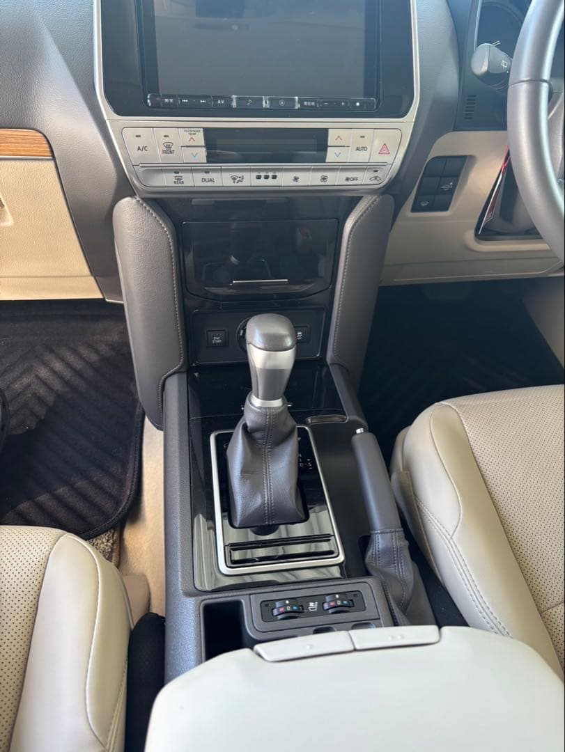 150プラド後期　ブラックエディション　純正パネル