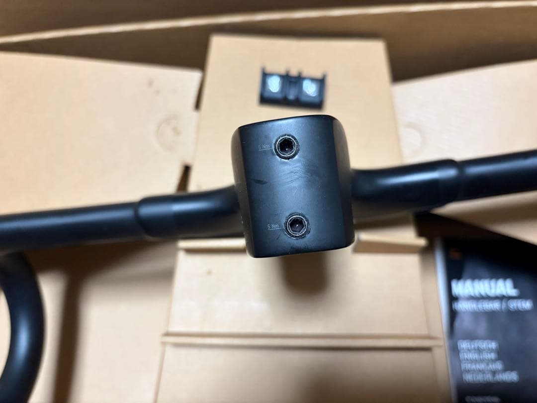 Canyon H31 エルゴコックピット CF ハンドル