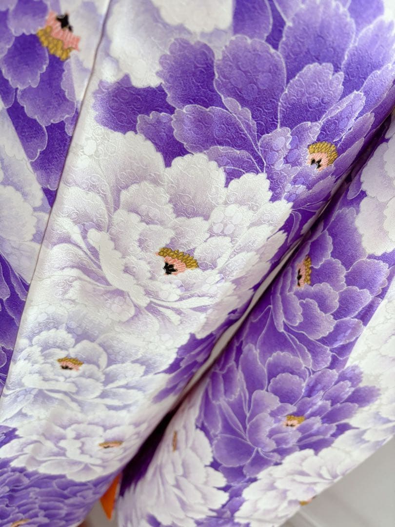 正絹振袖フルセット　牡丹　紫　淡い色　大輪花柄　成人式