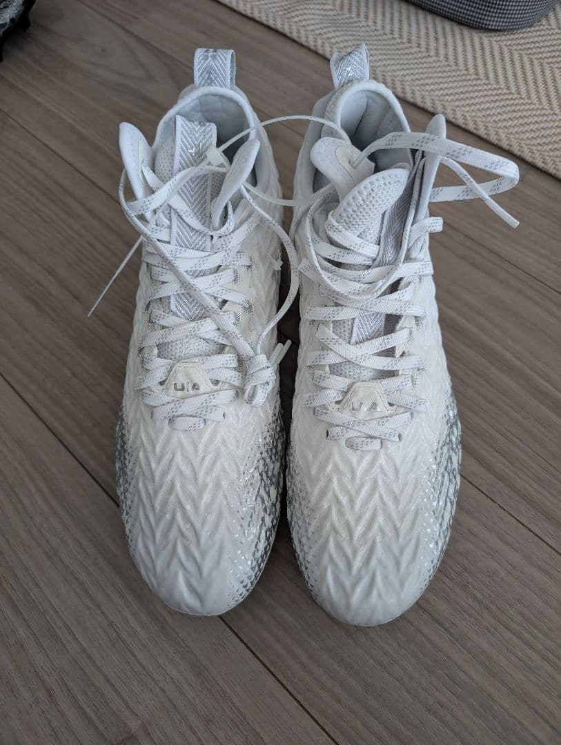 最安値！UA SPOTLIGHT CLONE 3.0 アメフト スパイク