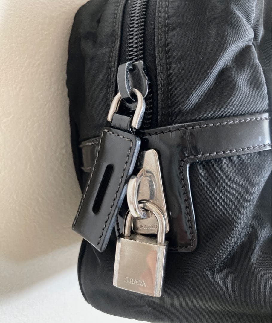 美品⭐︎PRADAナイロンショルダーバッグ