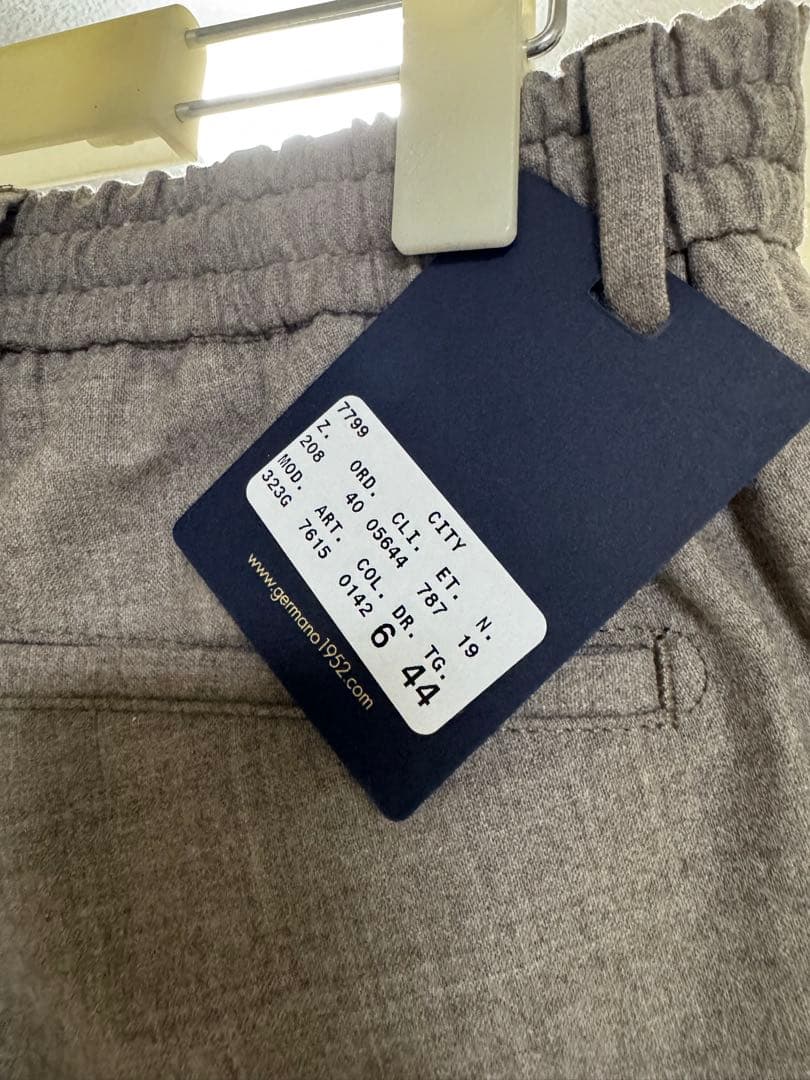 お正月限定価格！ジェルマーノ　グレージュスラックス