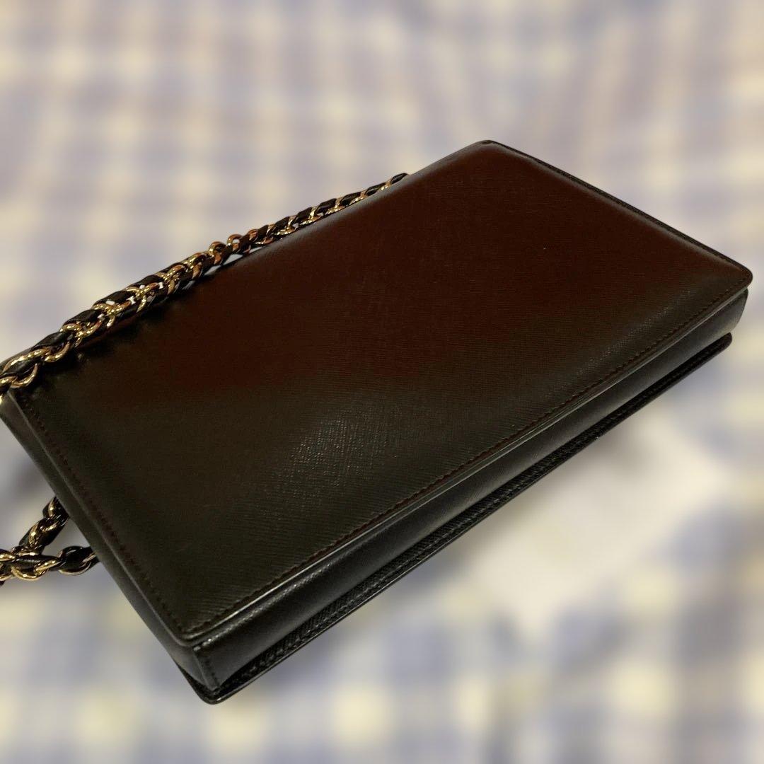 Salvatore Ferragamo ブラックチェーンショルダーバッグ
