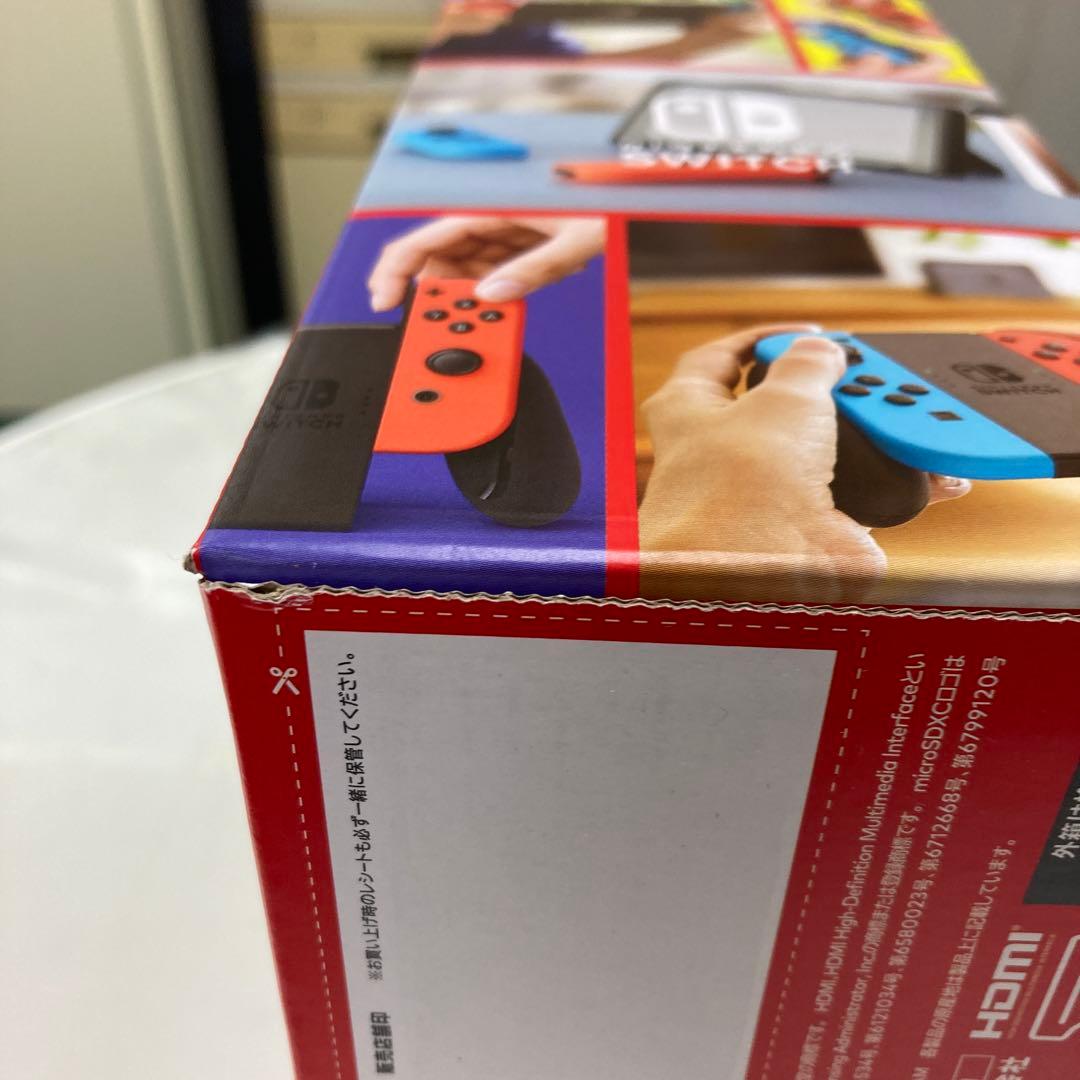 新品未使用　Nintendo Switch ネオンブルー・ネオンレッド