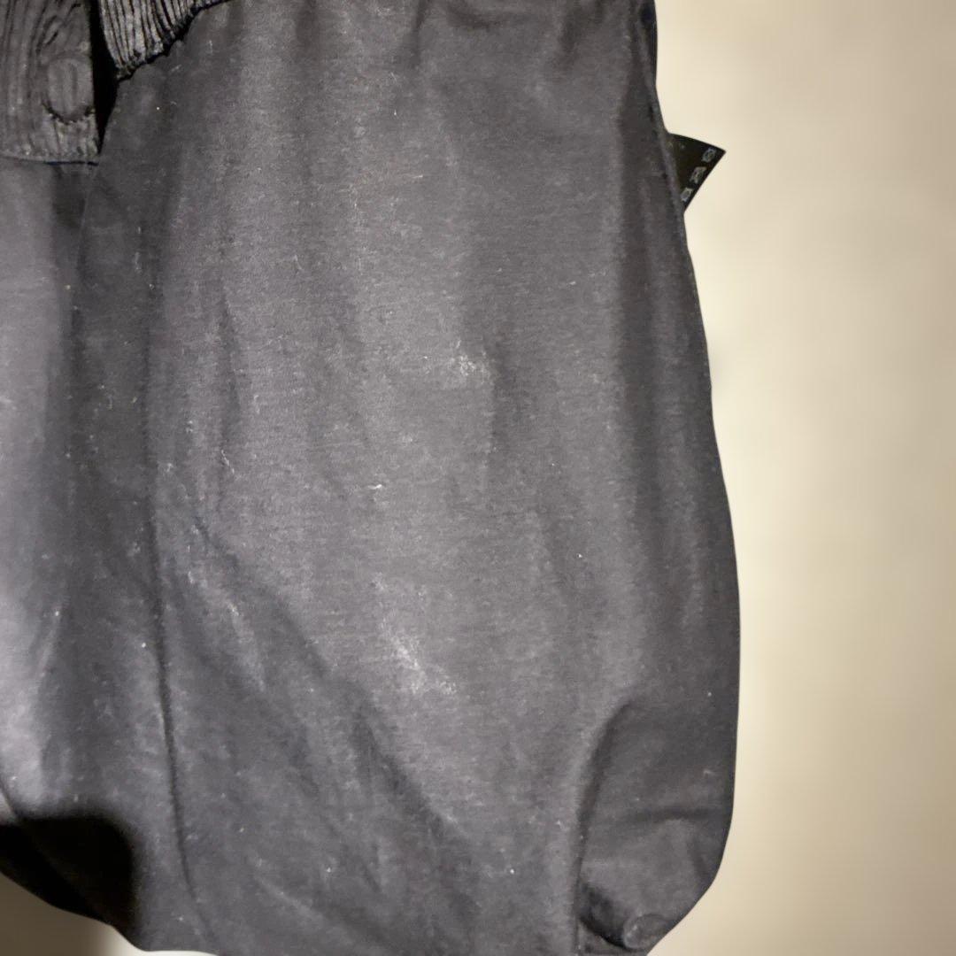 COS 彫刻的なショルダーバッグ PLISSE ブラック